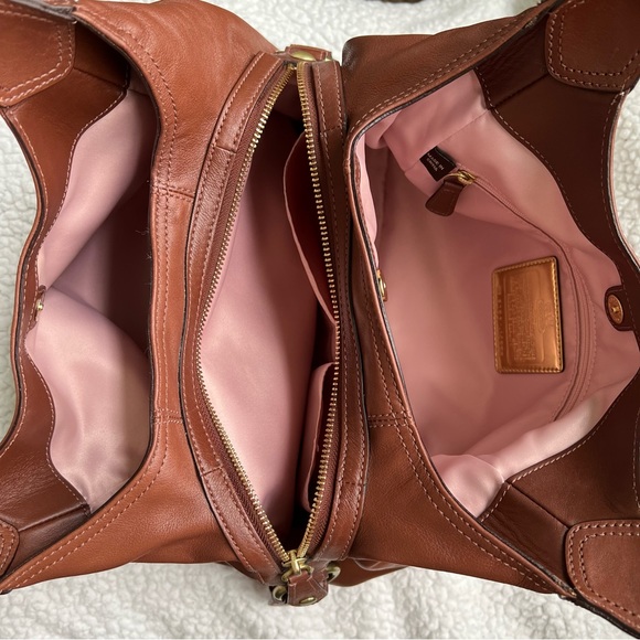 COACH vintage brown leather hobo bag with pink lining - Picture 6 of 6
